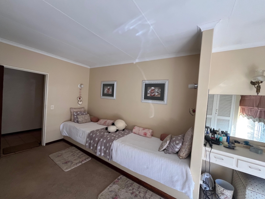 5 Bedroom Property for Sale in Frankfort Free State